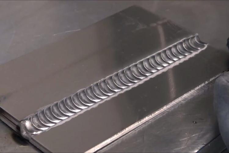 螺丝钉焊铁板怎么焊视频